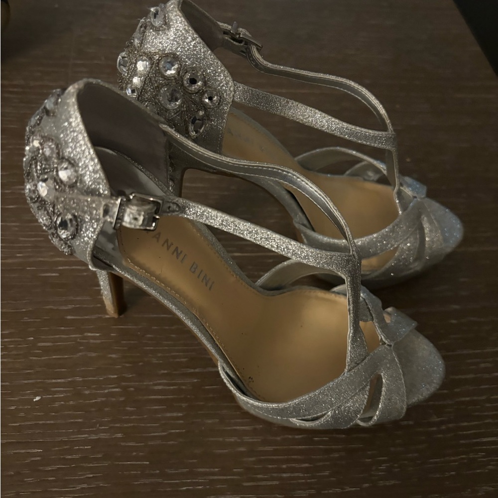 Sparkle jeweled ankle strap heels from Giani Bini. Size 7.5. Silver. Prom